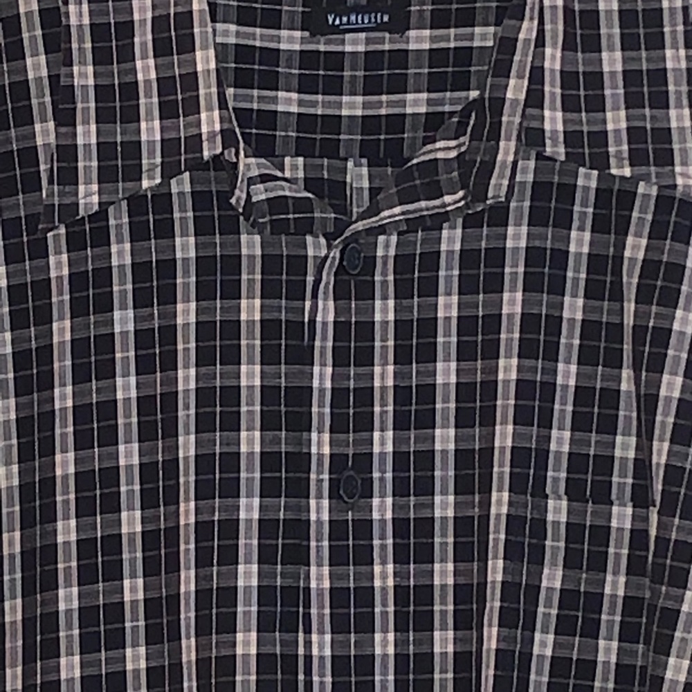 Van Heusen button down - Picture 2 of 4